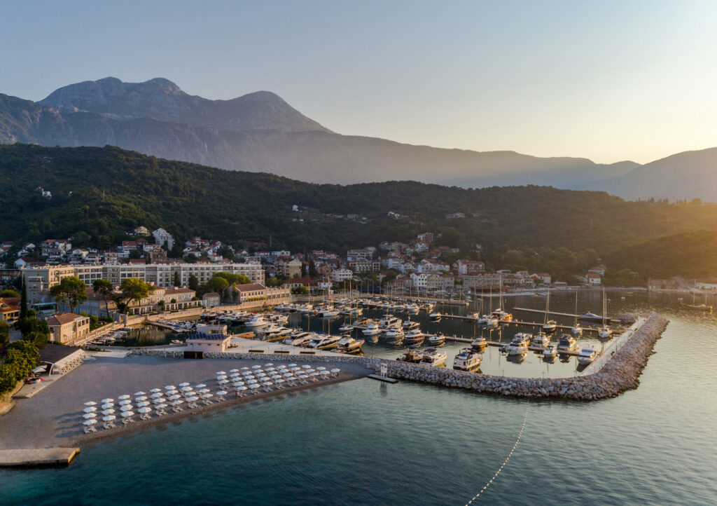 Lazure Hotel and Marina