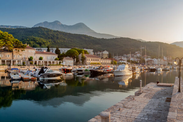 Lazure Hotel & Marina